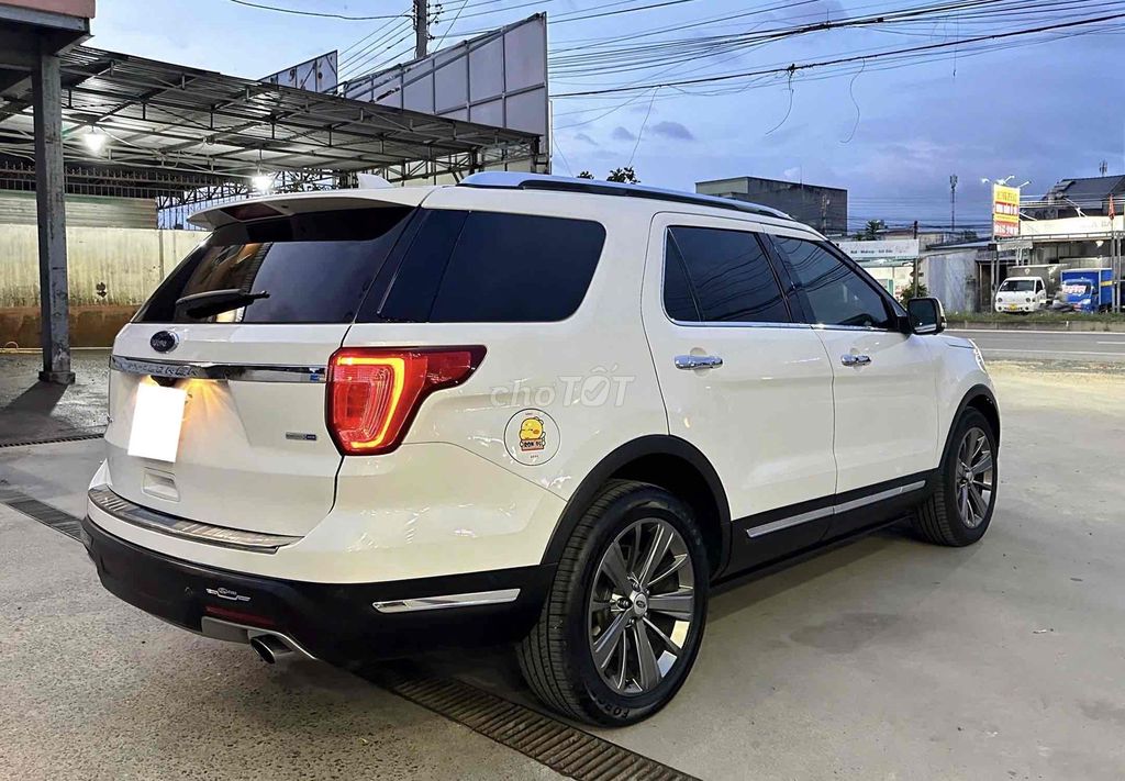 Ford Explorer 2018 dk 2019 xe 1 chủ full ls hãng. Mua bán Ô tô tại Quận Gò Vấp Tp Hồ Chí Minh được đăng bởi ANH KIET AUTO hình 4