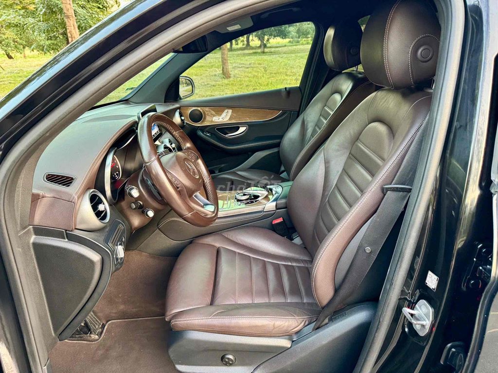 Mercedes Benz GLC 2017 250 4MATIC  - 70000 km. Mua bán Ô tô tại Quận Hoàng Mai Hà Nội được đăng bởi Mr Tài hình 9