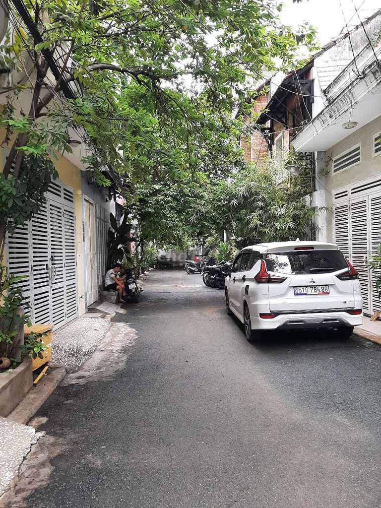 Bán nhà đẹp hẻm 2 xe hơi tránh nhau đường Phan Văn Trị, 4.5x10m,4 tầng
