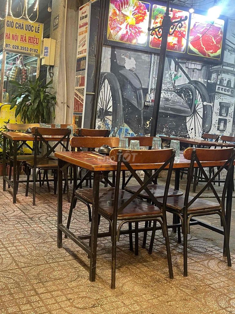 Bộ bàn ghế quán ăn ( 1 bộ gồm bàn và 4 ghế)