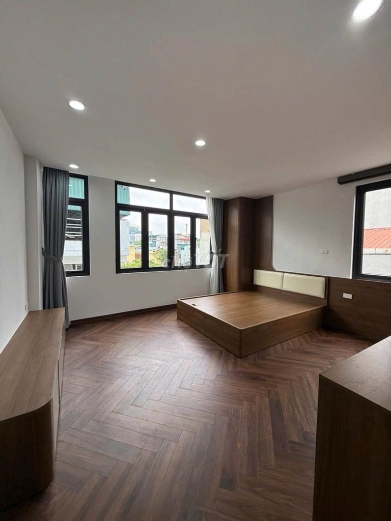 Nhà Lô Góc Bạch Mai, 6 Tầng Thang Máy, Full Nội Thất Tiền Tỷ