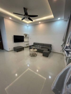 Аренда · 3 комн. · 102 м² · Quận 7, ул. Phạm Hữu Lầu