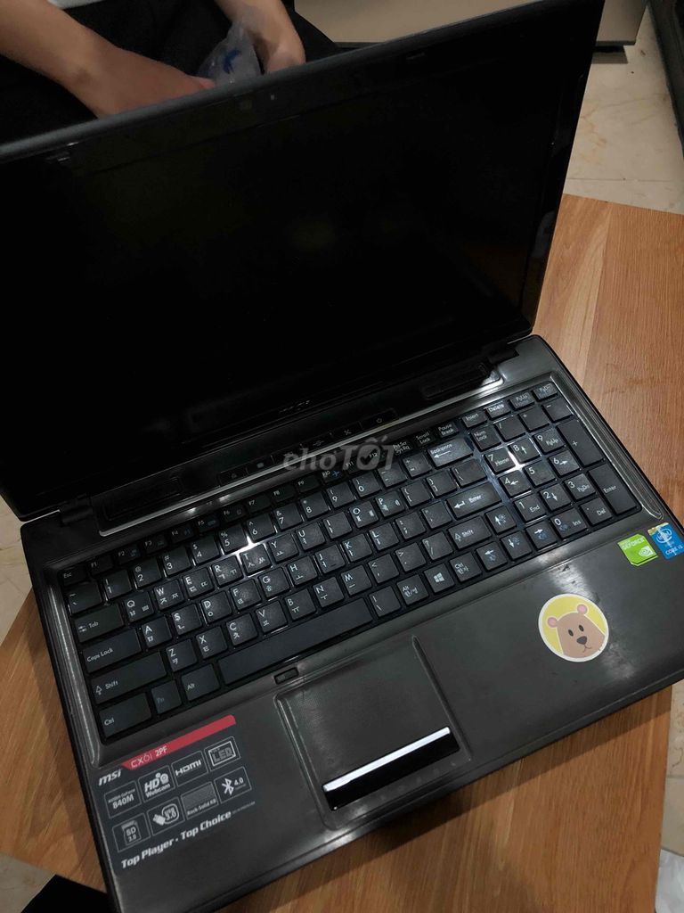 Cần pass lại laptop MSI giá sinh viên có thể deal