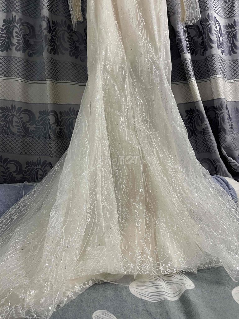 VÁY CƯỚI LÊ HOÀ BRIDAL