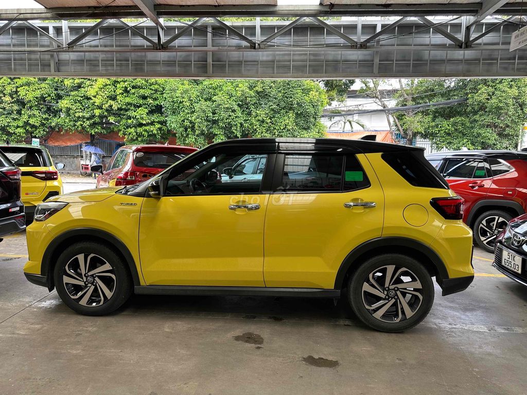 Toyota Raize 1.0Turbo Vàng nóc đen thể thao 2023. Mua bán Ô tô tại Quận Tân Phú Tp Hồ Chí Minh được đăng bởi TRƯƠNG THANH TUYỀN hình 2