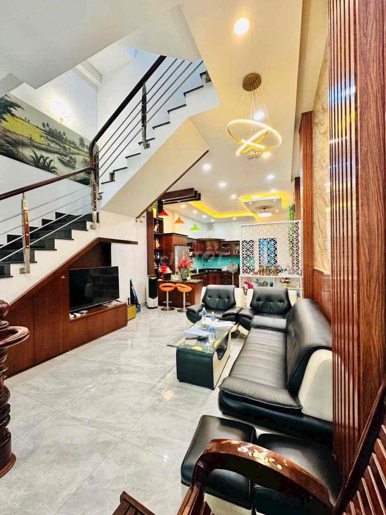 Nhà Đẹp Mặt Tiền khu Văn Phòng Chính Phủ, ngay cổng Vạn Phúc City
