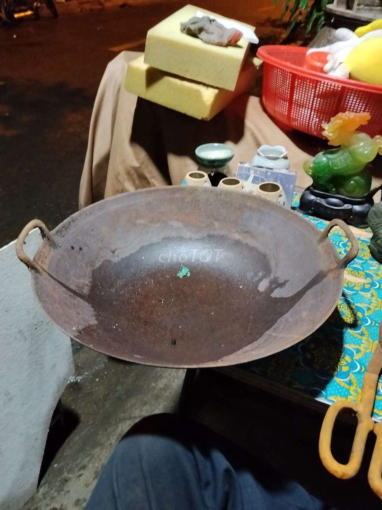 Chảo gang màu Nâu. Mua bán Dụng cụ nhà bếp tại Quận 3 Tp Hồ Chí Minh được đăng bởi HoVaTen  Nghèo mua gì đt XinCamOn hình 1