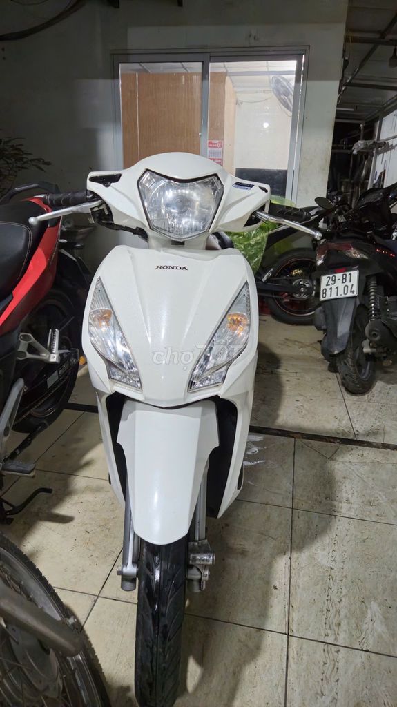 Bán xe Vision trắng đẹp, biển vip thần tài lớn. Mua bán Xe máy tại Quận Thanh Xuân Hà Nội được đăng bởi xe máy Tươi Hồng Sơn hình 4
