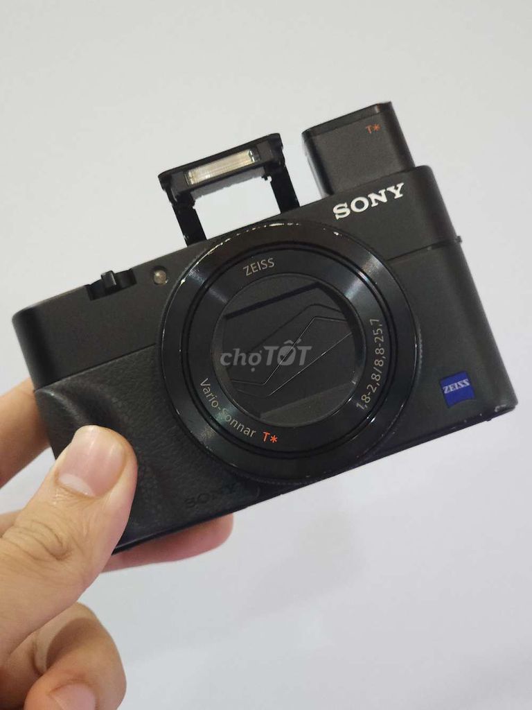 Sony RX100 mark V (Siêu đa dụng 24-70 F1.8-2.8)