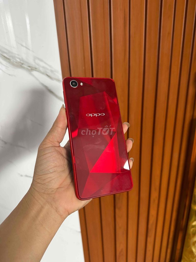 oppo F7 ram8/256 màu đỏ