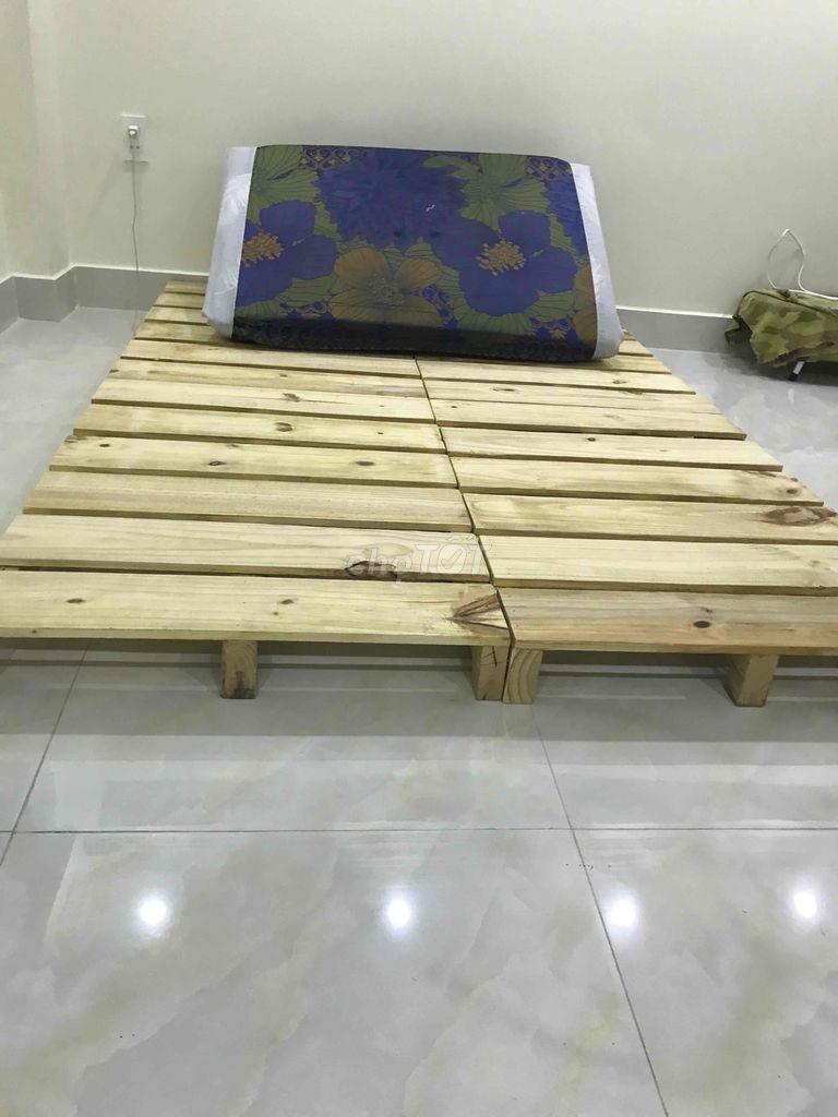 Giường palet gỗ thông giá sỉ từ 450k/bộ