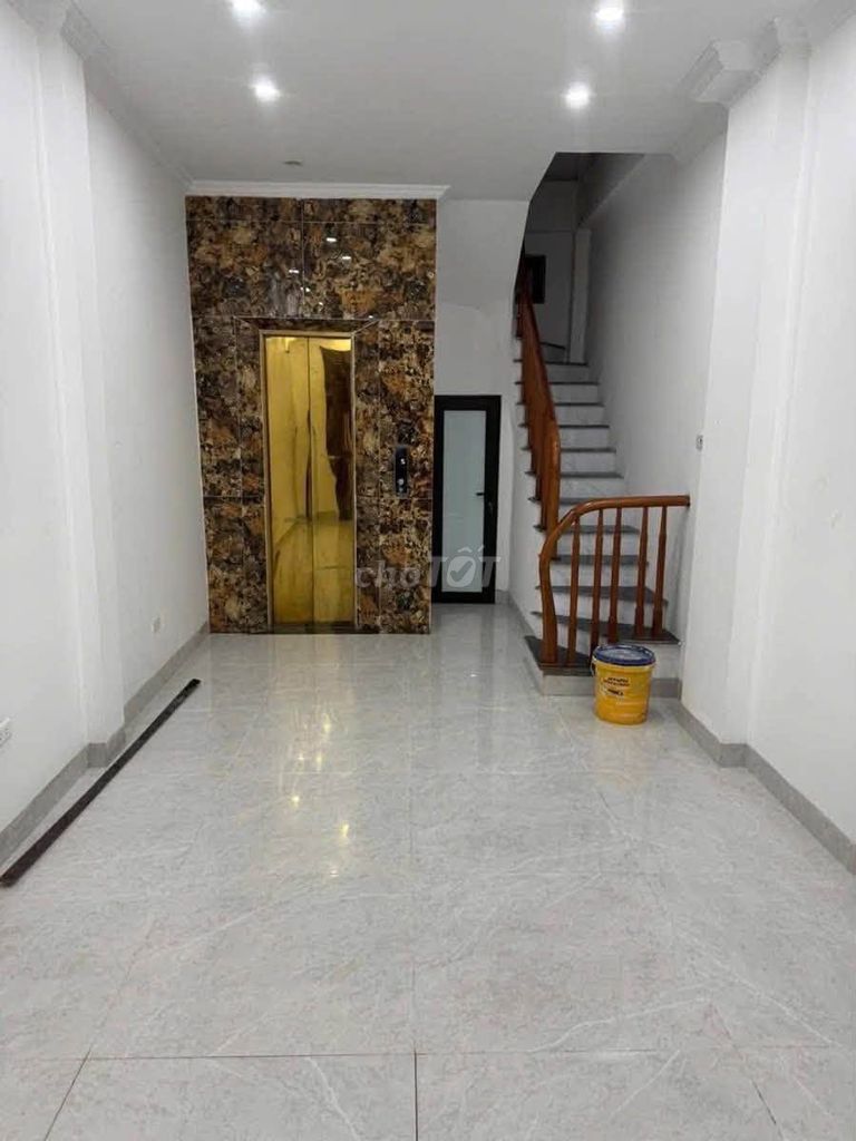 Продажа дома 30 м², 5 этажей, лифт, авто, Ла Кхе, Ха Донг