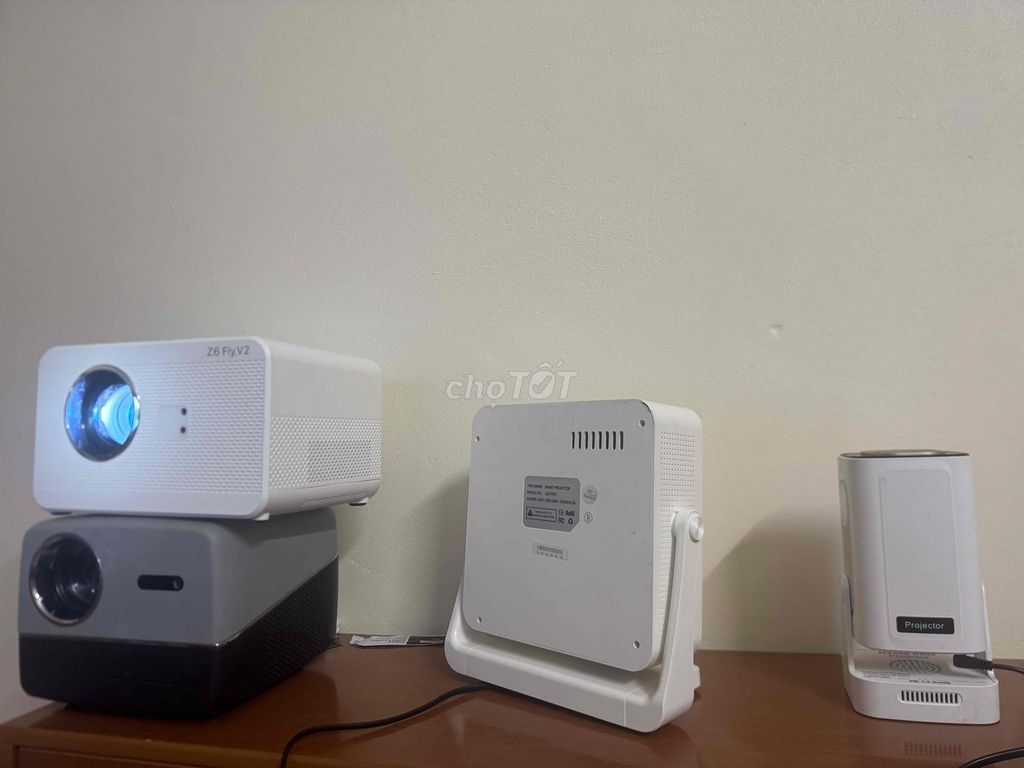 Máy chiếu Z6 FlyV2, q10pro, HY260pro, Z25pro. Mua bán Đồ dùng văn phòng tại Huyện Thanh Trì Hà Nội được đăng bởi Xuân Thắng hình 1