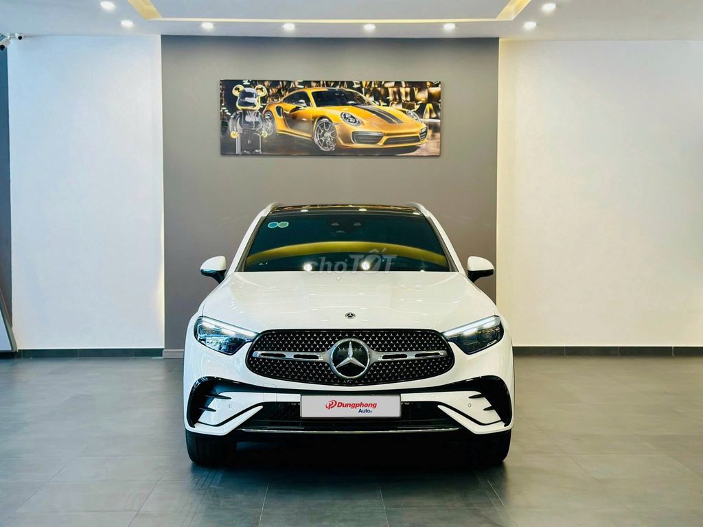 Mercedes Benz GLC300 2023, 2500KM BH CHÍNH HÃNG