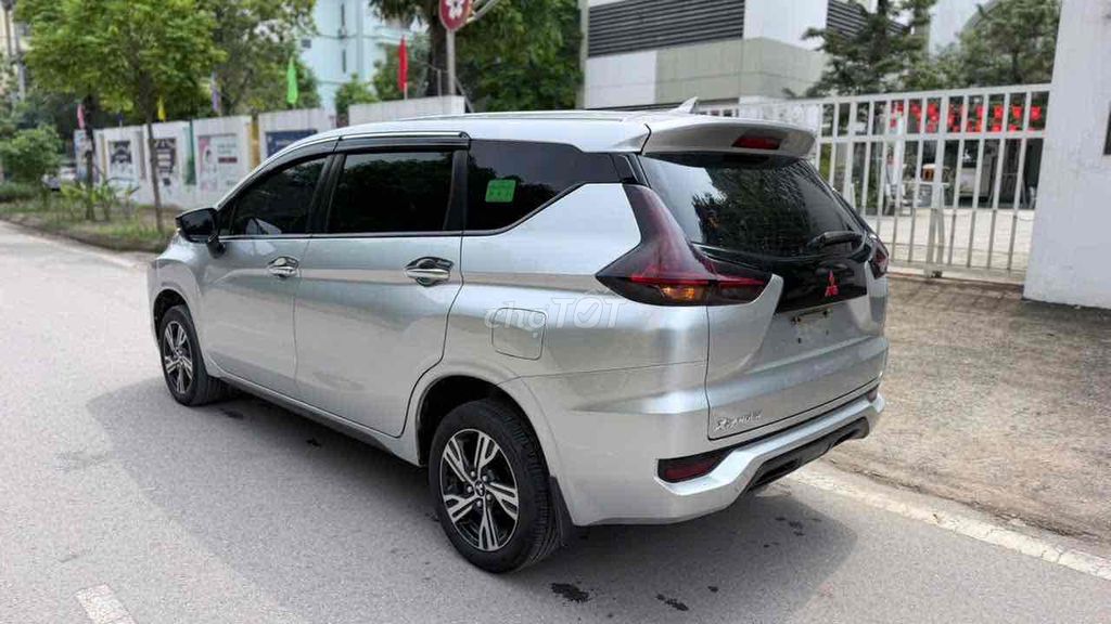 Mitsubishi Xpander 2020 Механика Бензин Серебристый