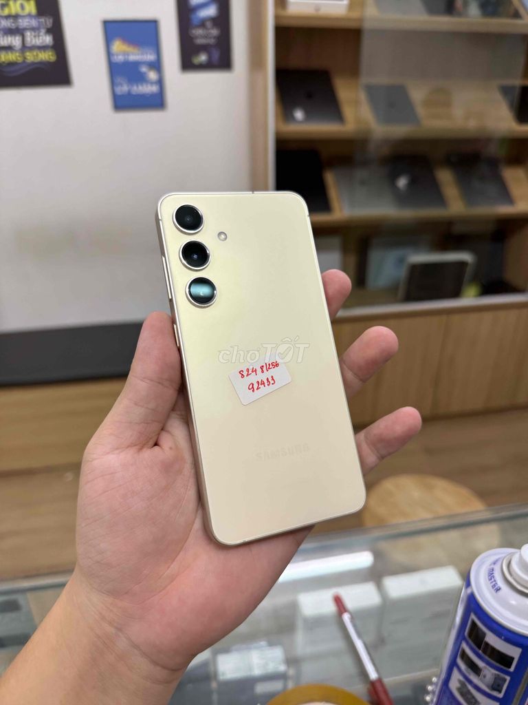 Samsung S24 256GB Vàng Like New. Mua bán Điện thoại tại Quận Đống Đa Hà Nội được đăng bởi Hoàng quân store hình 1
