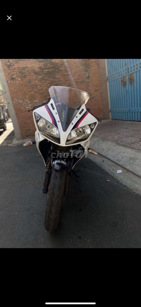 R15 xe đẹp zin đi rất ít bstp 9 chủ. Mua bán Xe máy tại Quận Tân Phú Tp Hồ Chí Minh được đăng bởi phong hình 7