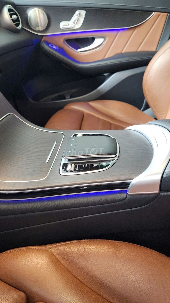 Gia đình bán GLC300 sx 2022 Tên công ty. Mua bán Ô tô tại Quận 4 Tp Hồ Chí Minh được đăng bởi tuấn hình 13