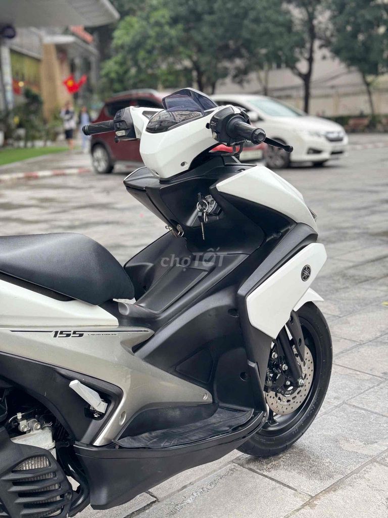 NVX 155 sơn máy zin 100% trắng 1 chủ 2018 chất. Mua bán Xe máy tại Quận Cầu Giấy Hà Nội được đăng bởi nguyễn bích thuỷ hình 4