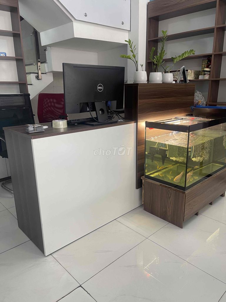 cần thanh lý hệ kệ và toàn bộ bàn ghế văn phòng. Mua bán Đồ dùng văn phòng tại Quận 12 Tp Hồ Chí Minh được đăng bởi Công ty TNHH thiết bị Công nghệ Vy Anh hình 2