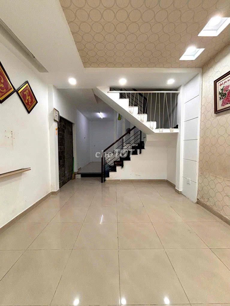 Аренда · 4 комн. · 40 м² · Quận 10, ул. Đường Sư Vạn Hạnh
