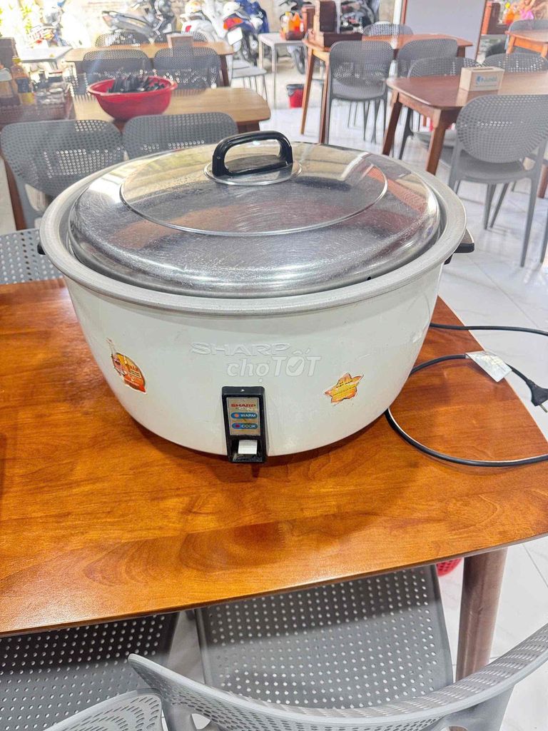 Nồi cơm Sharp 10l nắp rời thanh lý 1tr9. Mua bán Bếp, lò, đồ điện nhà bếp tại Quận Cái Răng Cần Thơ được đăng bởi võ hoàng mến hình 1