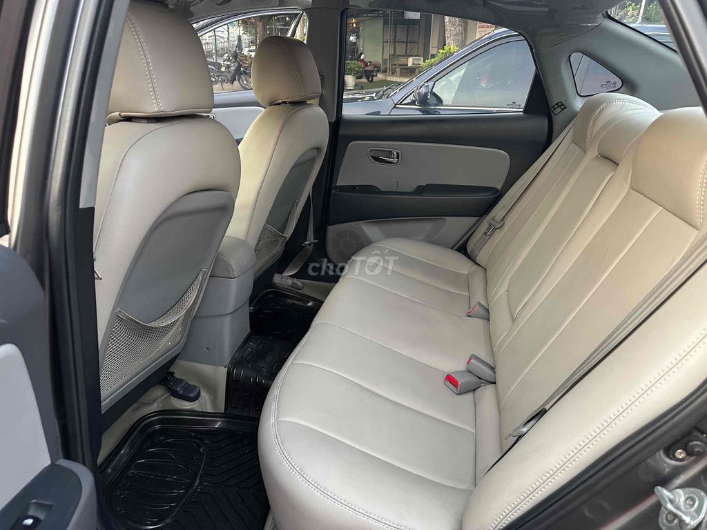 Hyundai Avante Sedan Số sàn Xám. Mua bán Ô tô tại Thành phố Bến Tre Bến Tre được đăng bởi Phương Bến Tre hình 9