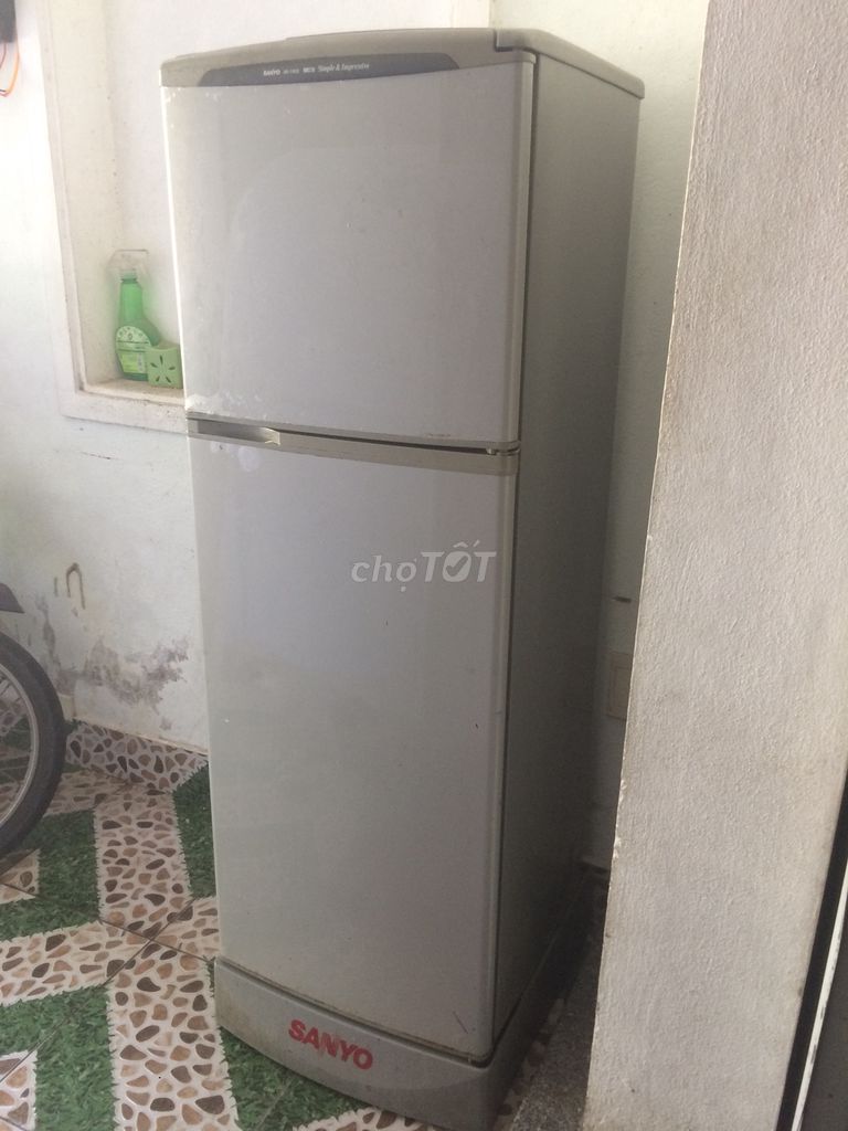 0976926792 - Thanh lí tủ lạnh sanyo 160L rin nhà đang dùng