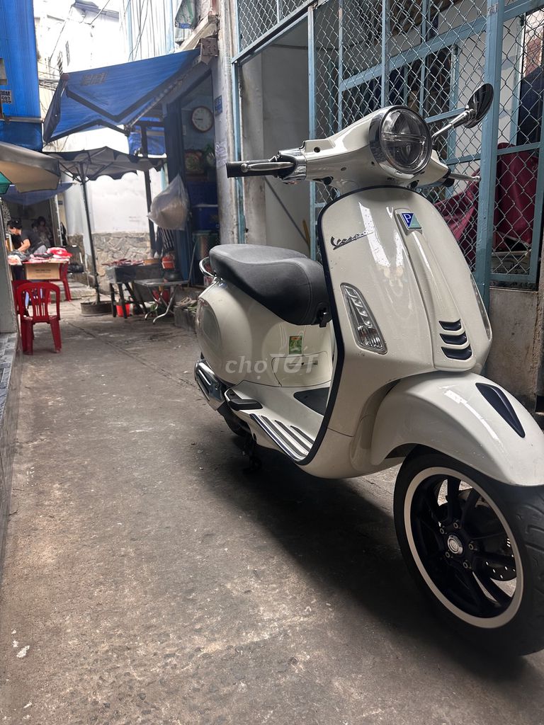 Piaggio Vespa Primavera 2022 Trắng. Mua bán Xe máy tại Quận 3 Tp Hồ Chí Minh được đăng bởi Lam hình 6