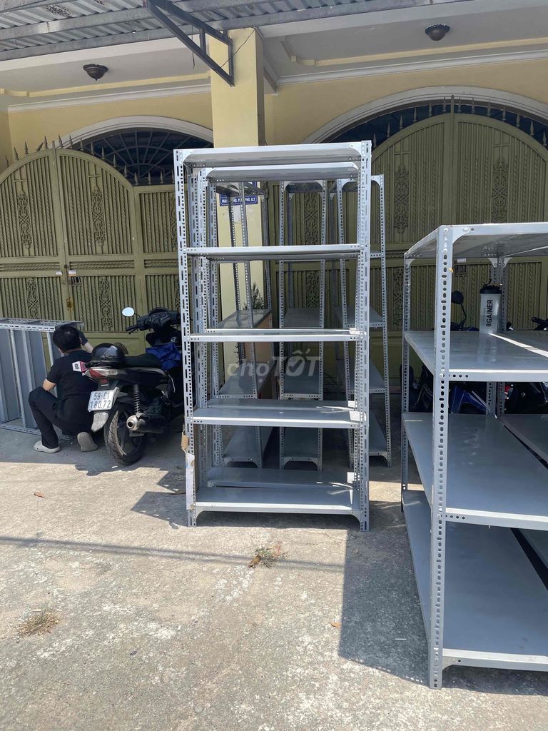 Kệ sắt chữ V 5 tầng Xám đã dùng. Mua bán Tủ, kệ gia đình tại Quận Tân Phú Tp Hồ Chí Minh được đăng bởi Thu Hồng hình 1