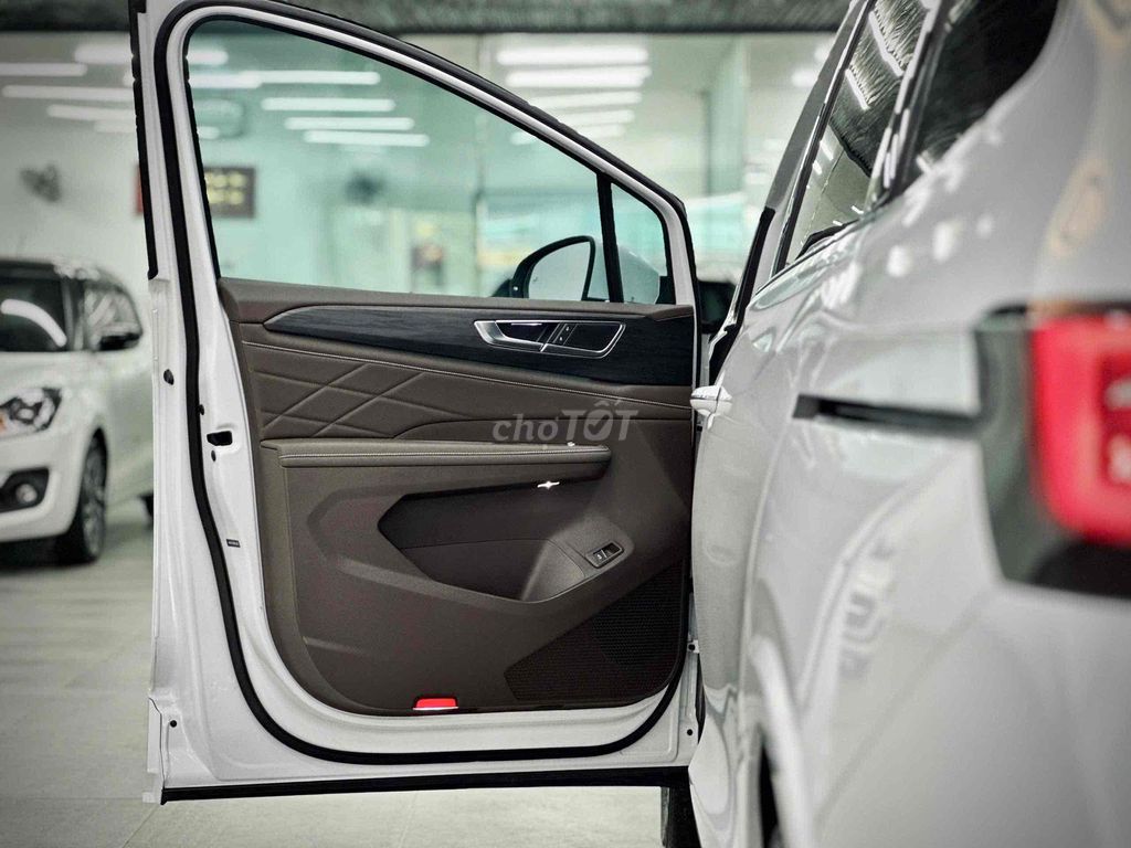 🚘 Volkswagen Viloran 2024 Luxury Siêu Lướt 9.000km. Mua bán Ô tô tại Thành phố Thủ Đức Tp Hồ Chí Minh được đăng bởi Tấn Lợi  hình 8