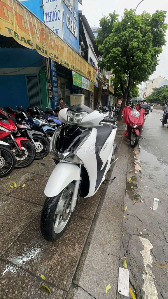 Хонда SH 125 2018 белая б/у