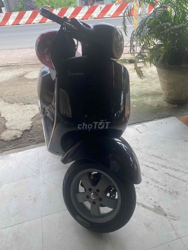 Piaggio Vespa GTS 125 2006 Черный