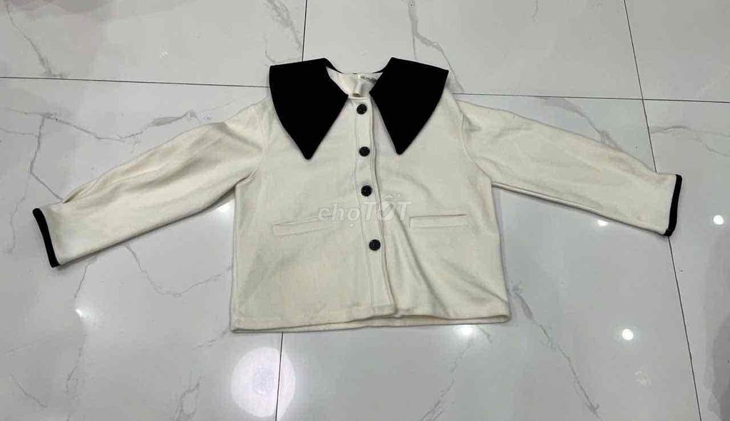 Áo khoác nữ Dày dặn Trắng, Đen Trẻ trung. Mua bán Quần áo tại Quận Kiến An Hải Phòng được đăng bởi huong nguyen hình 1