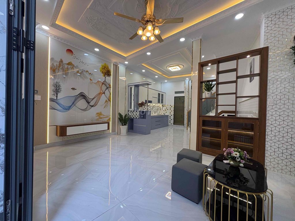 chính chủ bán 4ty860 (5.5x9m)2lau nhà đẹp sạch sẽ thiết bị đủ SHRw