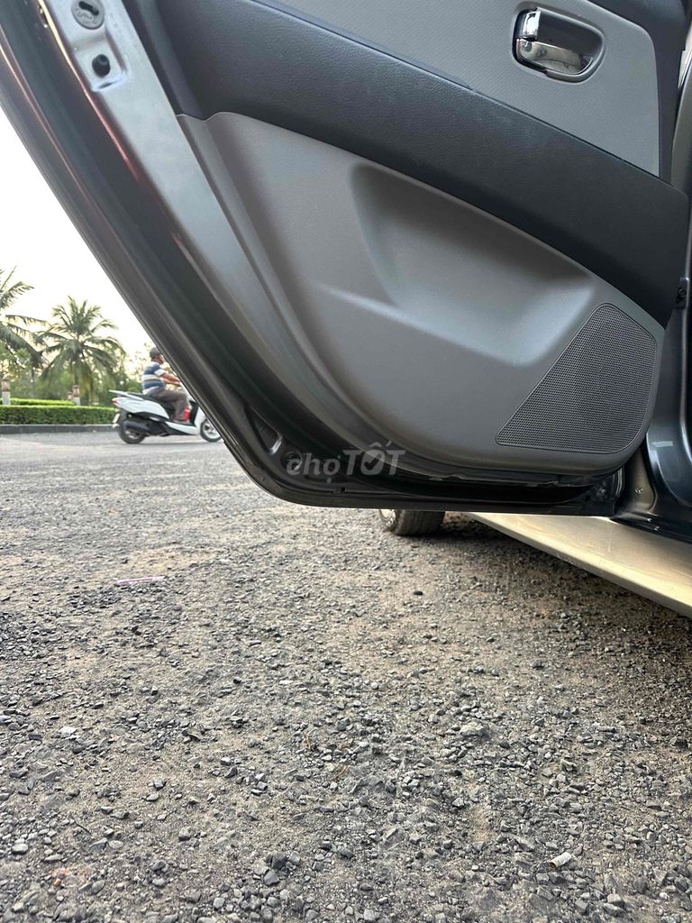Hyundai Avante Sedan Số sàn Xám. Mua bán Ô tô tại Thành phố Bến Tre Bến Tre được đăng bởi Phương Bến Tre hình 10