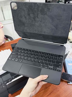 pass Phím Magic Keyboard 11inch + 12.9inch. Mua bán Máy tính bảng tại Quận Hoàng Mai Hà Nội được đăng bởi Lã Bình iPad
