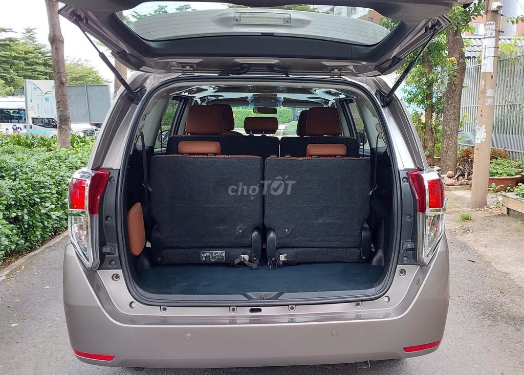 Xe Innova gia đình màu nâu đồng đời 2019. Mua bán Ô tô tại Quận Gò Vấp Tp Hồ Chí Minh được đăng bởi Anh Danh hình 16