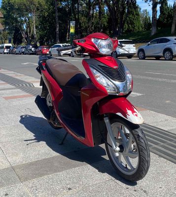 Honda Vision 2015 màu Đỏ. Mua bán Xe máy tại Thành phố Đà Lạt Lâm Đồng được đăng bởi Đạt