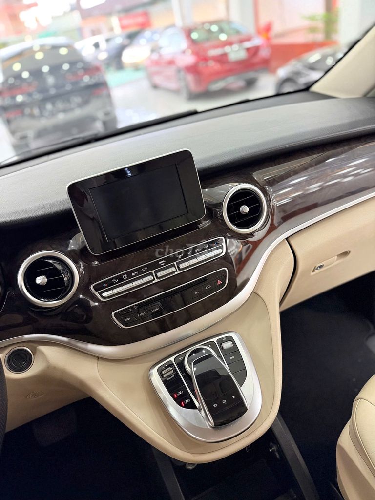 Mercedes Benz V Class 2015 V220d CDI - 122000 km. Mua bán Ô tô tại Quận 5 Tp Hồ Chí Minh được đăng bởi Ô Tô Thiên Hải  hình 9