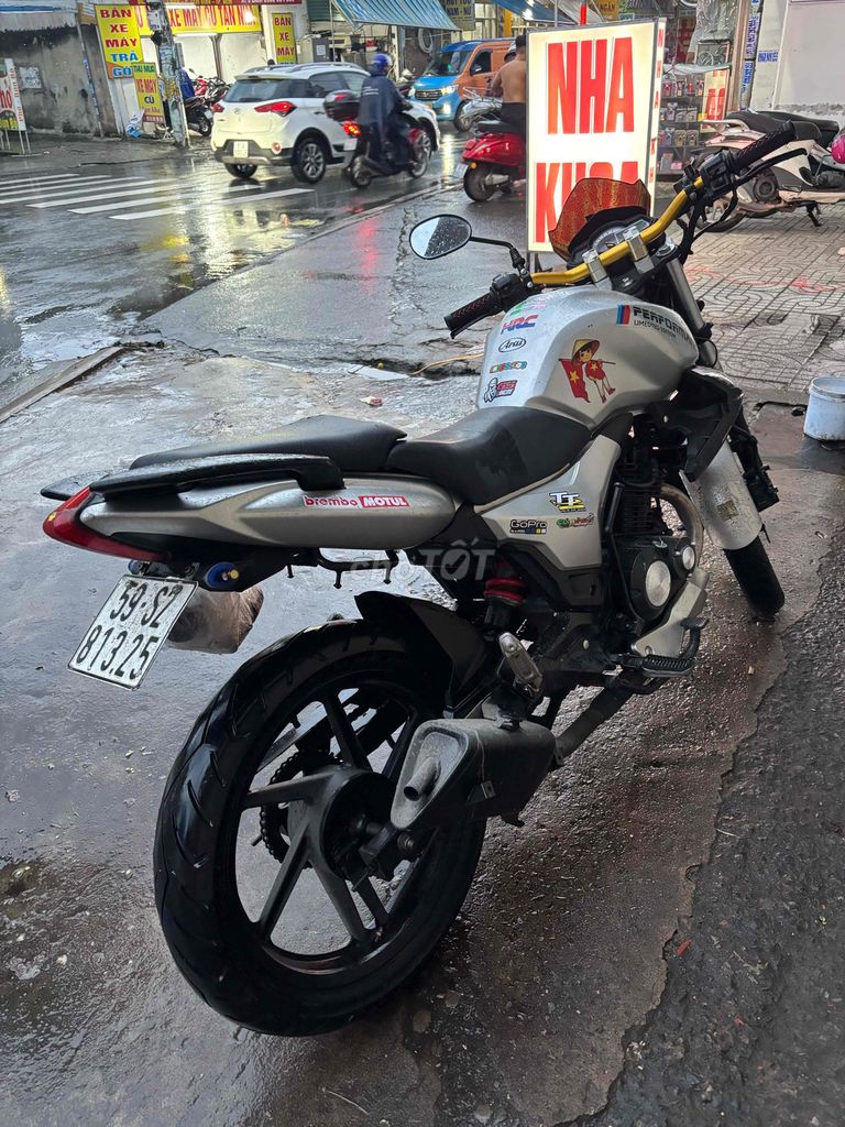 Benelli TNT 150 biển SG có gl. Mua bán Xe máy tại Quận 12 Tp Hồ Chí Minh được đăng bởi Thắng hình 2