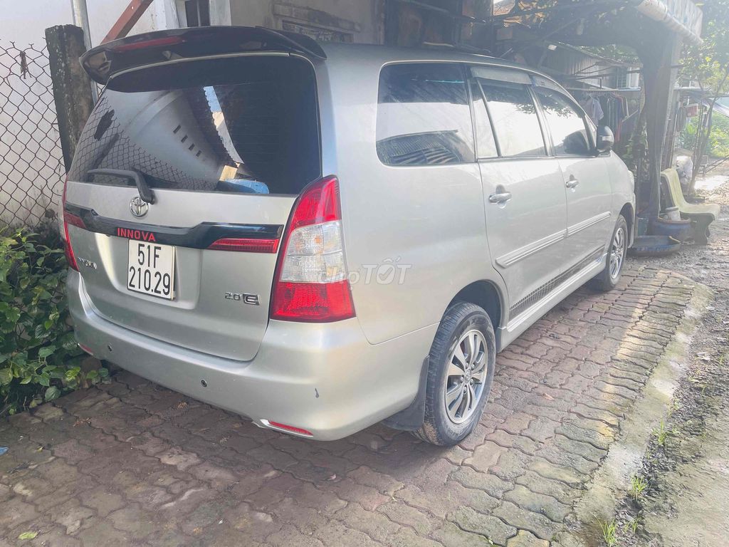 Toyota Innova 2015 2.0E - 250000 km. Mua bán Ô tô tại Thành phố Thủ Dầu Một Bình Dương được đăng bởi Nhan Nguyen hình 2