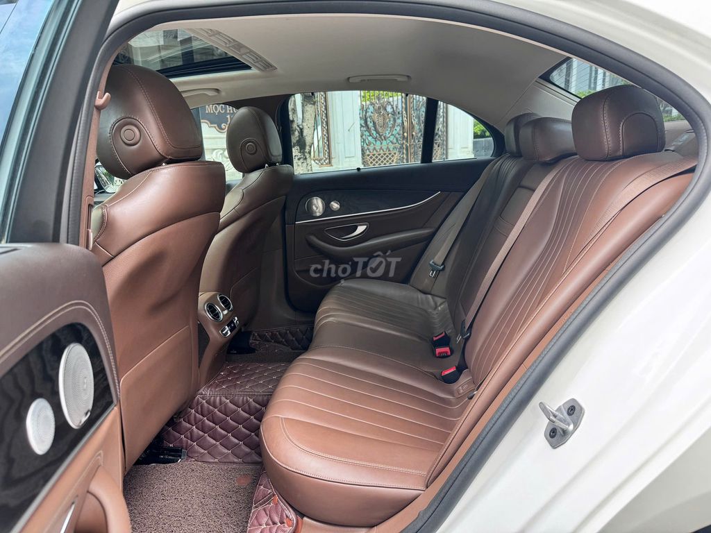 Mercedes E250 2018 màu trắng. Mua bán Ô tô tại Quận Thanh Xuân Hà Nội được đăng bởi Nguyễn Tuấn Hoàng hình 4