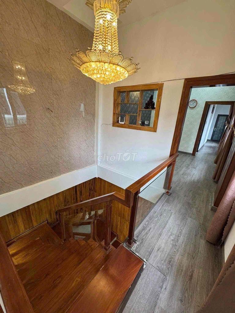 Two-storey house with private parking off Ông Ích Khiêm — photo 7