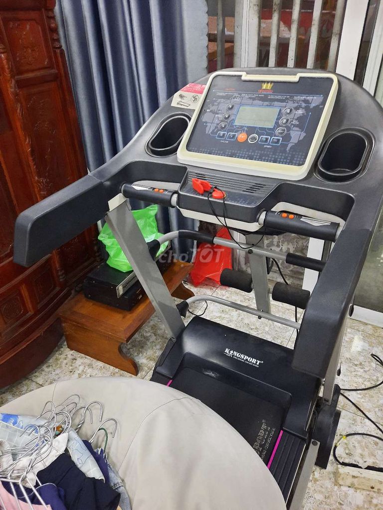 Máy chạy bộ Kingsport BK 8000 Đen, Xám
