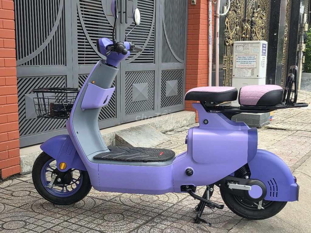 VC 2026 Фиолетовый электрический скутер Odo 250 км. Новый 99%