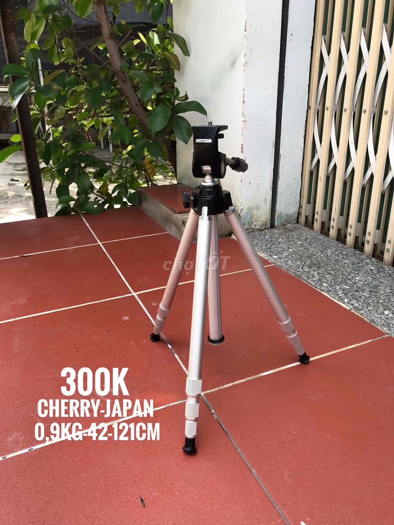 Tripod Cherry sản xuất tại Nhật