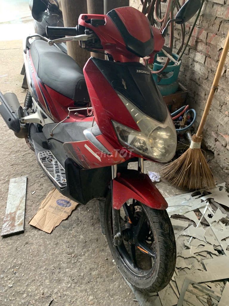 Honda Airblade 2008 màu Đỏ. Mua bán Xe máy tại Quận Hoàng Mai Hà Nội được đăng bởi Hứa viết Cấp hình 2
