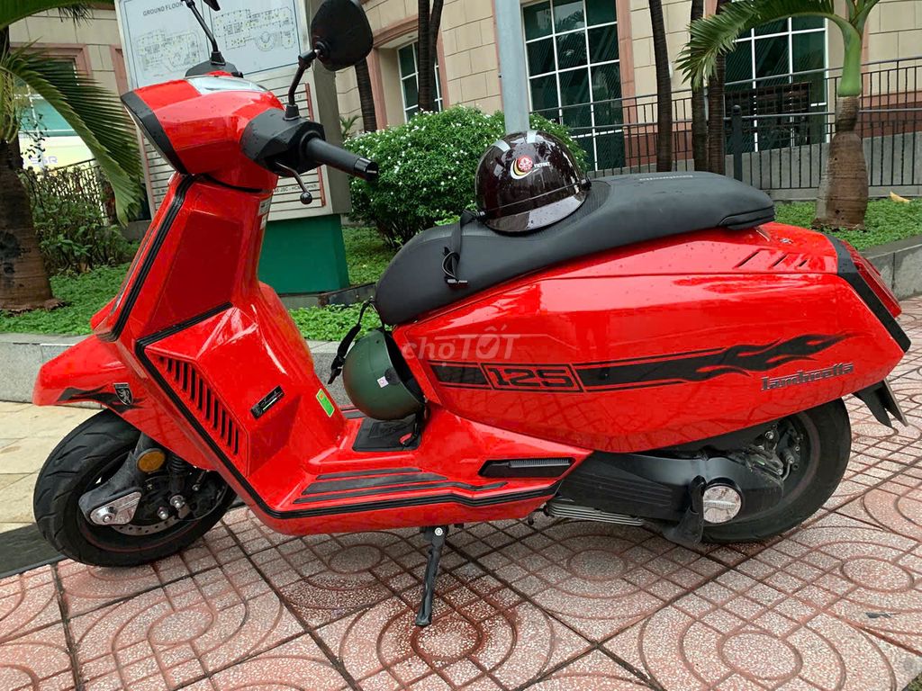 Красный Lambretta X125, пробег 2000 км