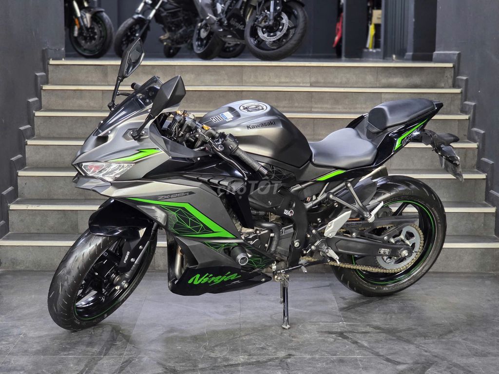 ZX25R MODEL 2023 MÀU XÁM TITAN BIỂN HÀ NỘI. Mua bán Xe máy tại Quận Tây Hồ Hà Nội được đăng bởi Tu Phamanh hình 2